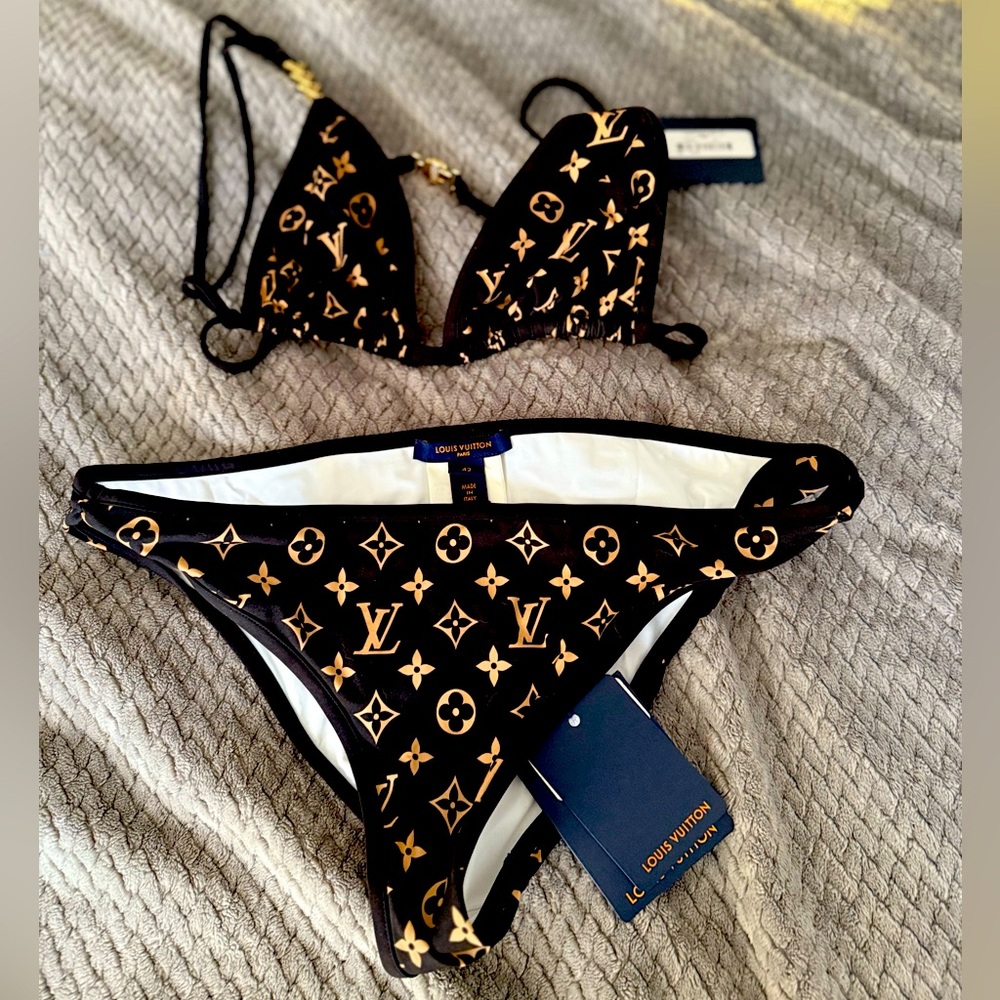 🚨 Rare Find 🚨 Louis Vuitton Bikini Top & Bottom NWT
